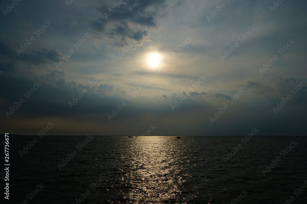 Obraz premium sunset over the sea