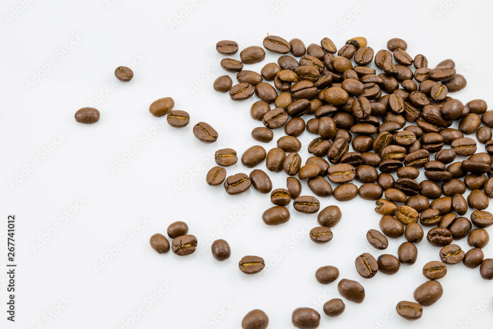 Naklejka premium coffee beans isolated