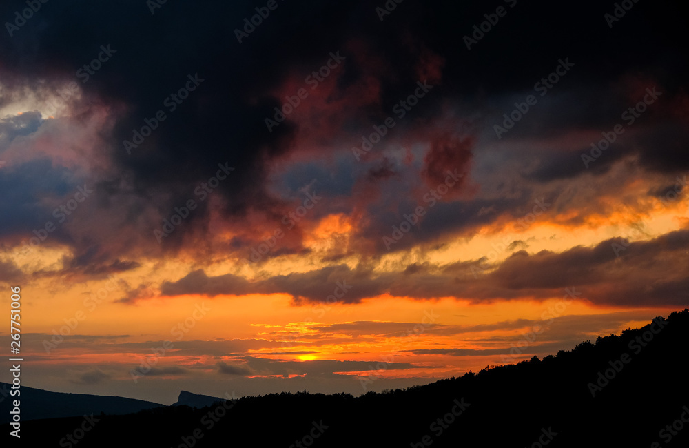 Obraz premium Sunrise in the Crimean mountains