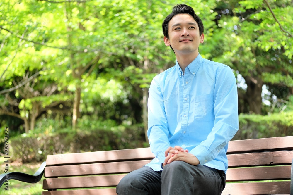 Obraz premium 公園 三十代男性 ポートレート