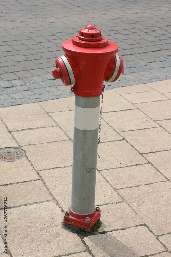 Roter Hydrant