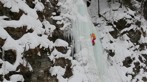 Ice climbing air