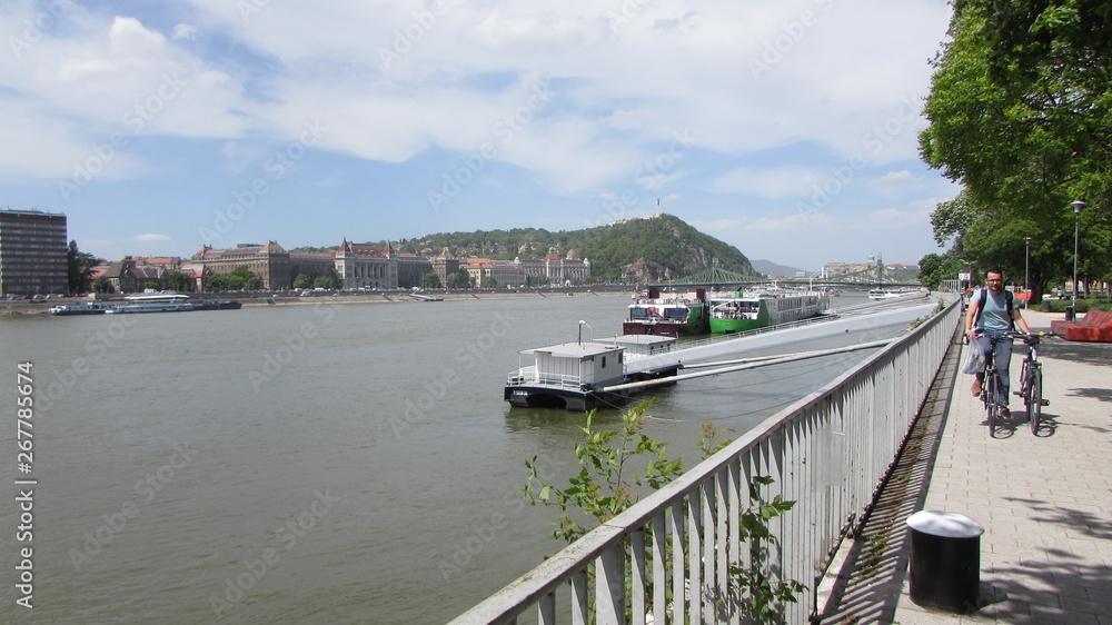 Obraz premium view of the river thames