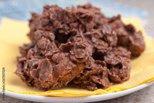 Chocolate corn flake cakes a simple party cake recipe for children to make
