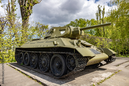 Obraz na płótnie Soviet tank T34, from WWII, monument memorizing the battle to free up Gdansk in Poland from German occupation during World War II. w salonie
