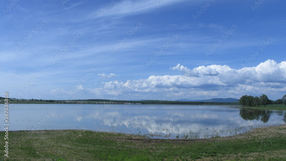 Obraz premium landscape with lake and clouds