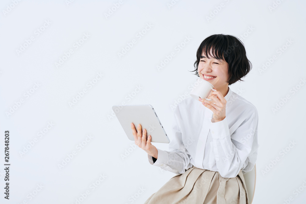 若い女性 ライフスタイル 白背景 若い女性 ライフスタイル 白背景