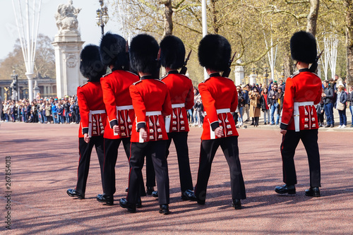 Papier peint Cambio guardia real en Londres