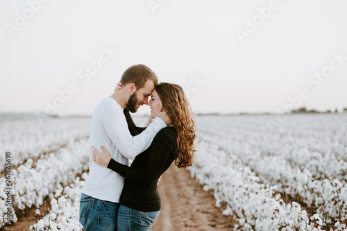 Slika na platnu Happy Couple in a Cotton Field