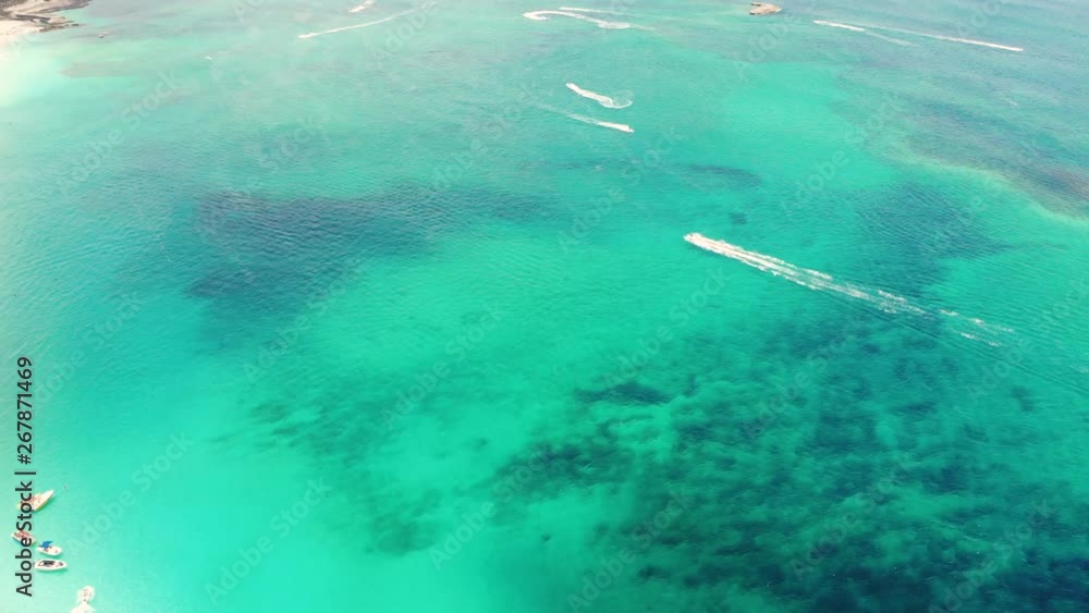 Vidéo Stock JetSkis and speedboats at Cabbage Beach, Paradise Island