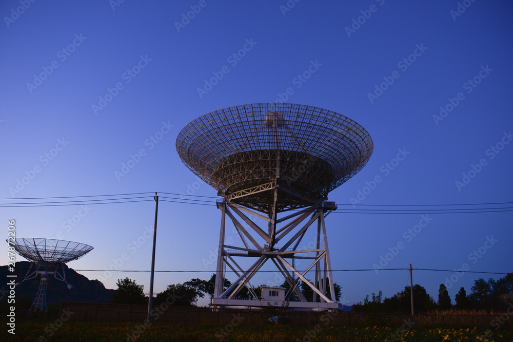 The observatory in the evening,The silhouette of a radio telesco