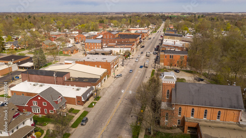 Cuadro en lienzo Aerial View Main Street Church and Buildings North Manchester indiana