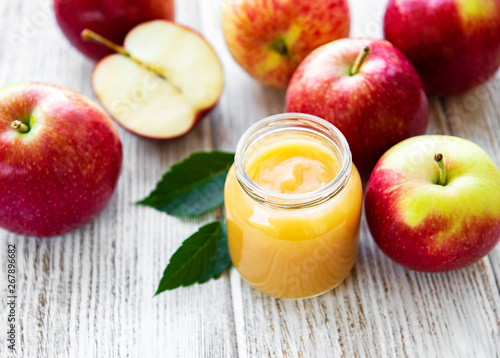 Tableau sur toile Applesauce in glass jar