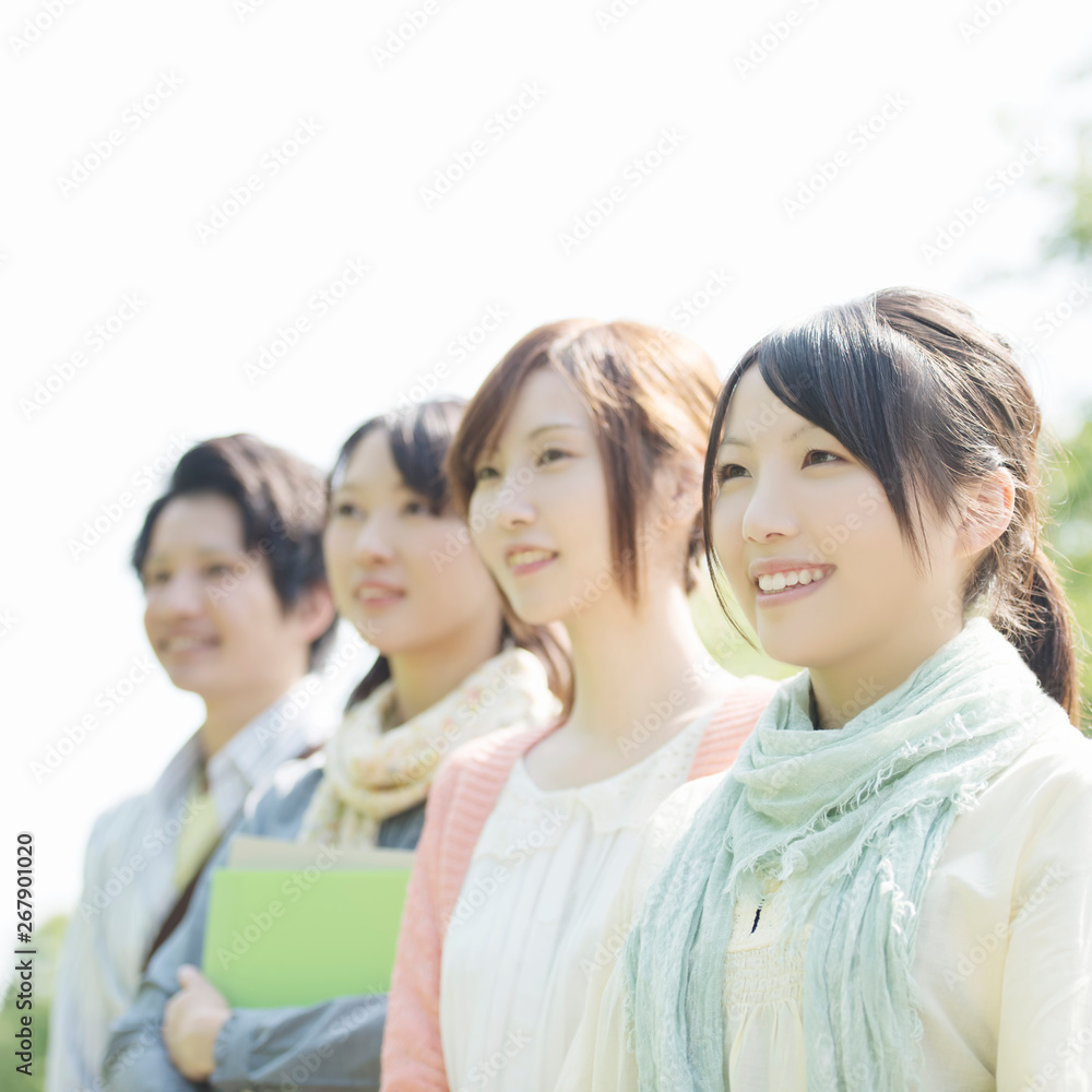 微笑む大学生 微笑む大学生