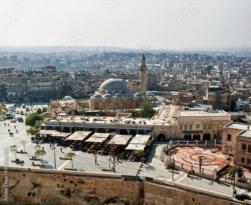 Valokuva view of city and mosque in aleppo syria
