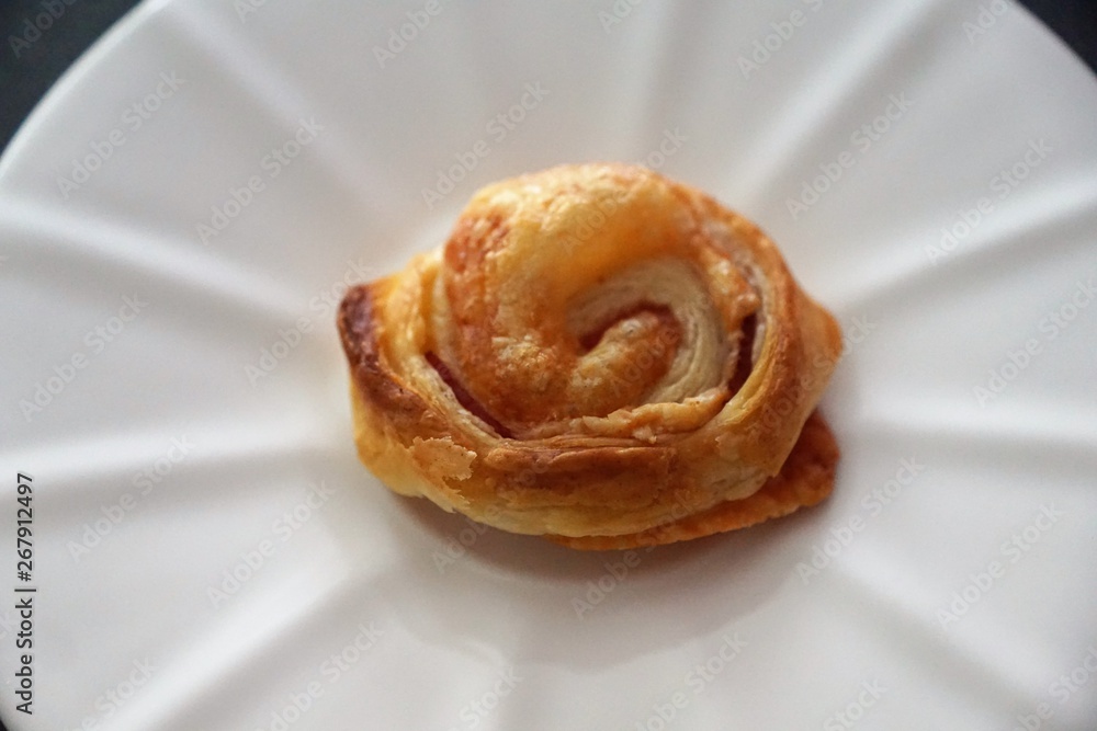 Blätterteig Gebäck mit Käse Blätterteig Gebäck mit Käse