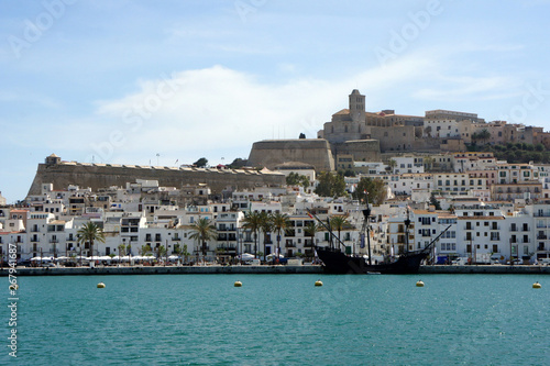Fototapeta Naklejka Na Ścianę i Meble -  The fortress and the old town of Ibiza. View from the sea.
