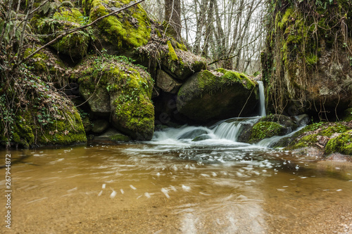 efecto seda rio cascada