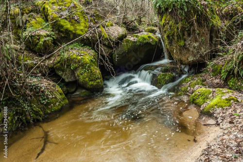 efecto seda rio cascada