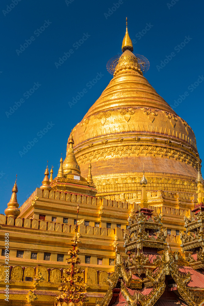 Naklejka premium Shwezigon Pagoda