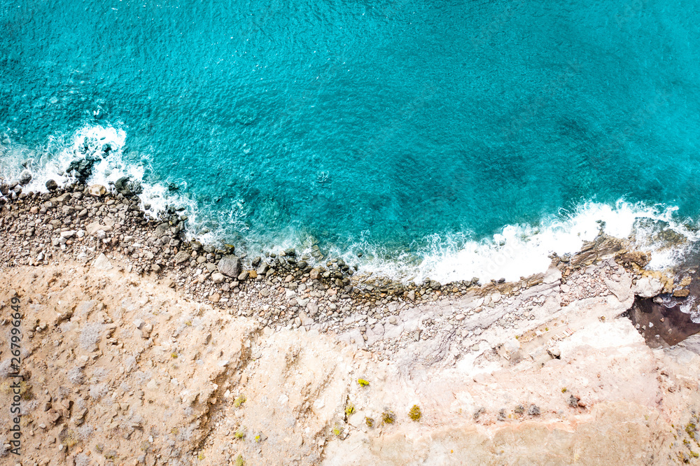 Obraz premium Widok z lotu ptaka na plażę latem i ocean wyspy Gran Canaria
