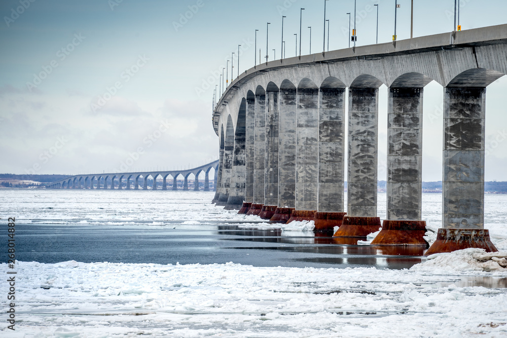 The Confederation Bridge Linking Prince Edward Island To Mainland New Brunswick Canada View From The New Brunswick Side Stock 写真 Adobe Stock