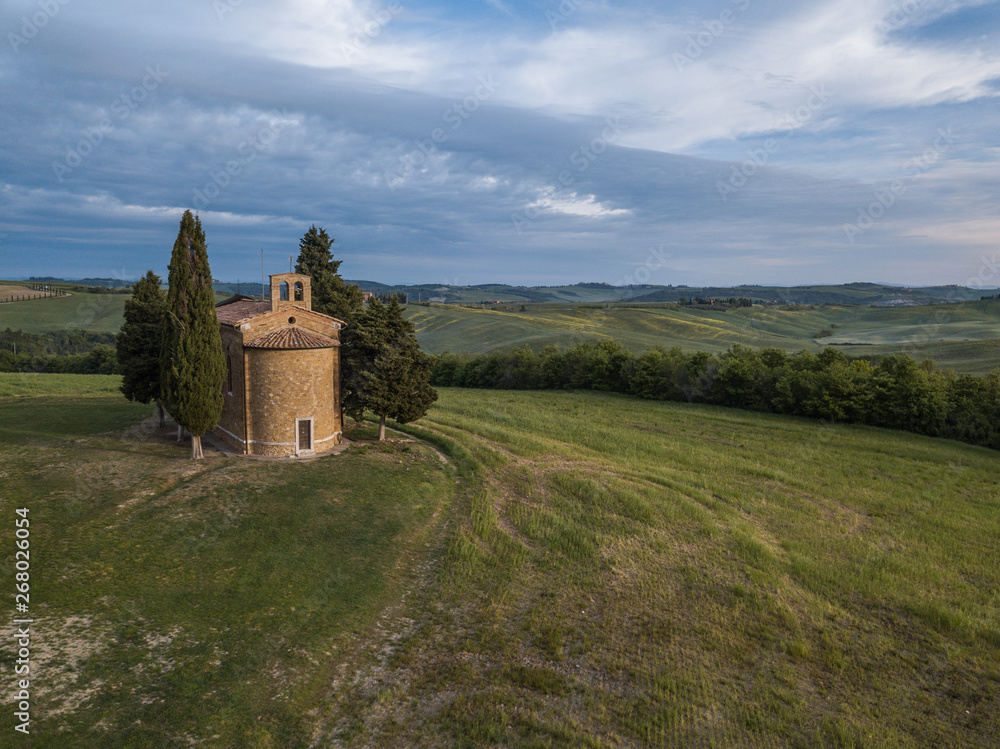Fototapeta premium Chiesa in Val D'orcia