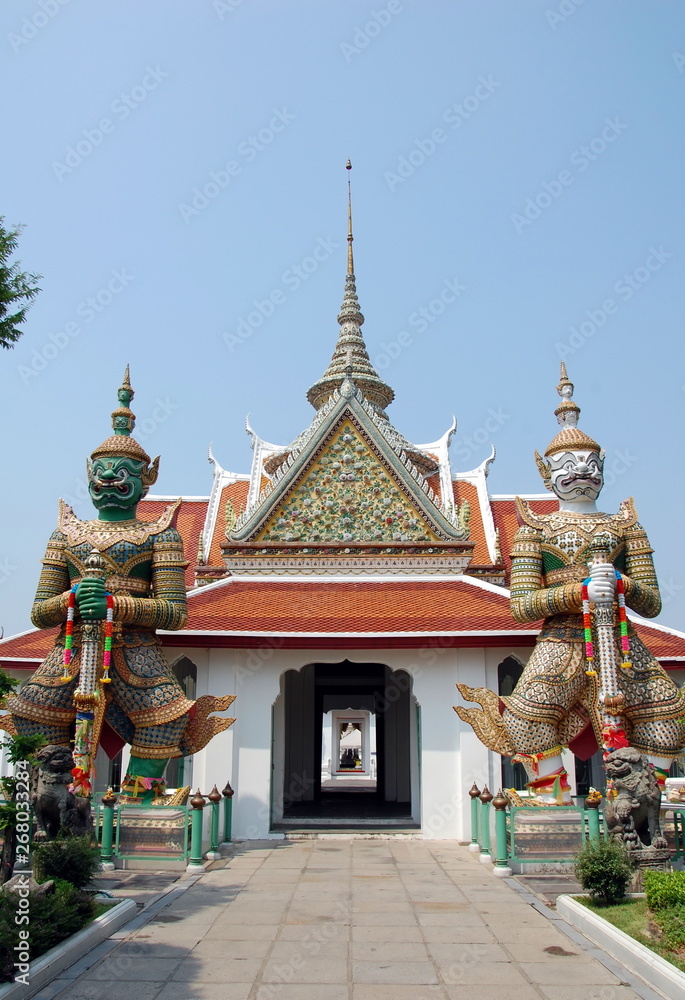 Buddhist temple complex Wat Arun, Bangkok, Thailand