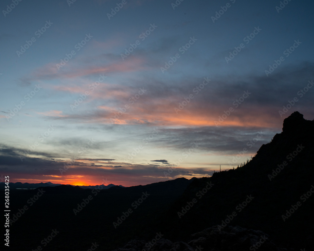 Obraz premium sunset in the mountains