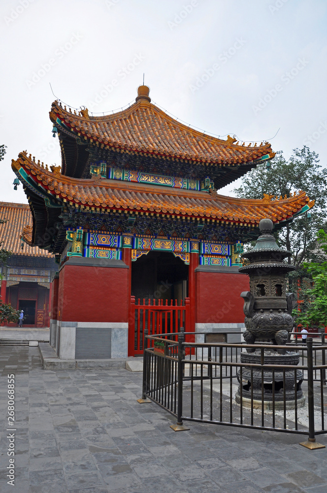 Yonghe Lama Temple is the largest Tibetan Buddhism temple in Han Chinese area, Beijing, China. This temple, built in 1694, has the combination of Chinese Tibetan style. Yonghe Lama Temple is the largest Tibetan Buddhism temple in Han Chinese area, Beijing, China. This temple, built in 1694, has the combination of Chinese Tibetan style.