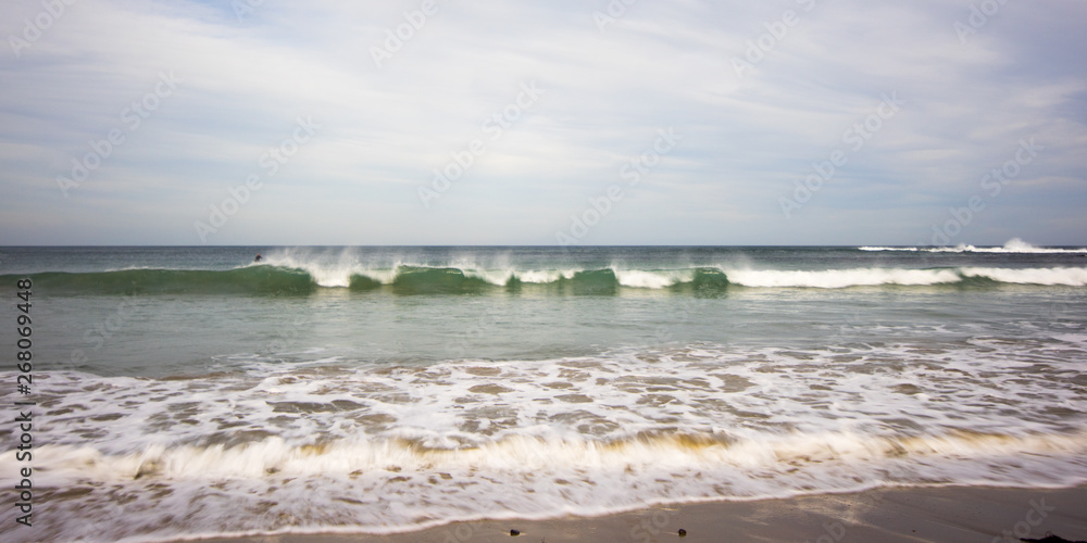 Obraz premium Ocean waves at Smiths Beach, Phillip Island, Victoria, Australia