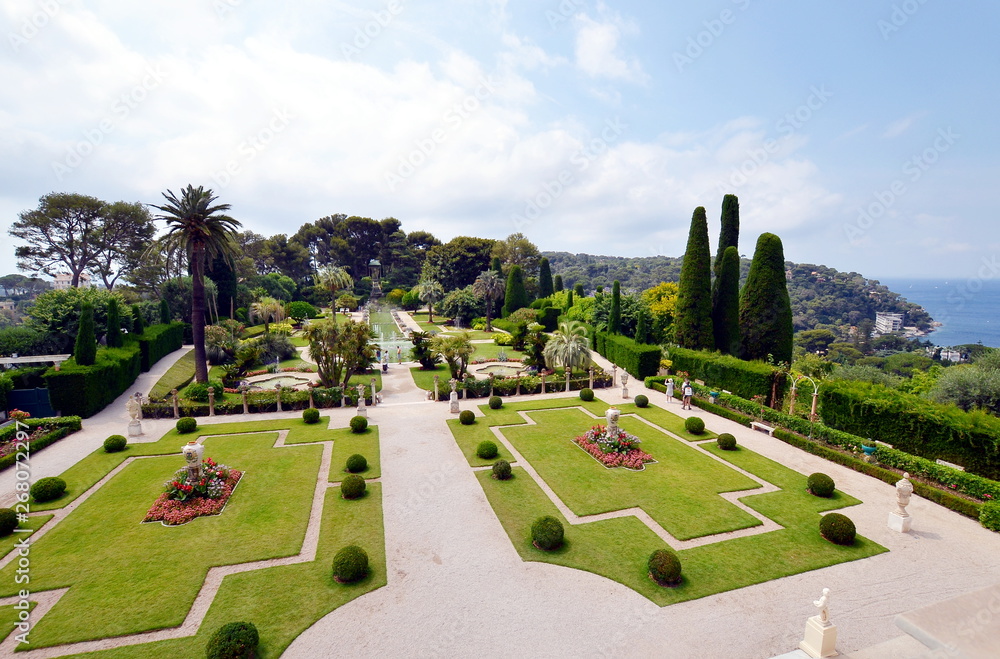 Beautiful garden with a sea view at villa Rothschild, French Riviera