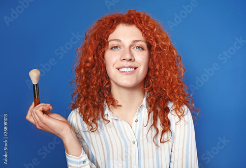 Beautiful redhead woman wit...