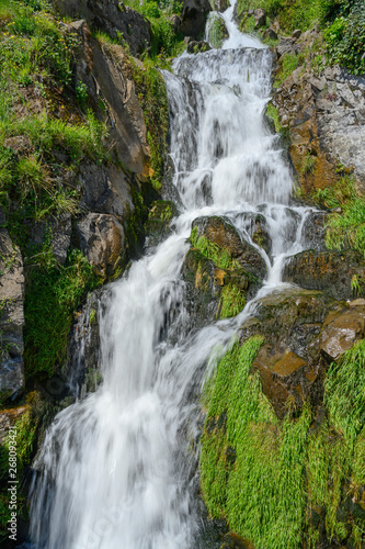 Wasserfälle beim Eingang zur Beatushöhle, bei Interlaken, Bern, Schweiz