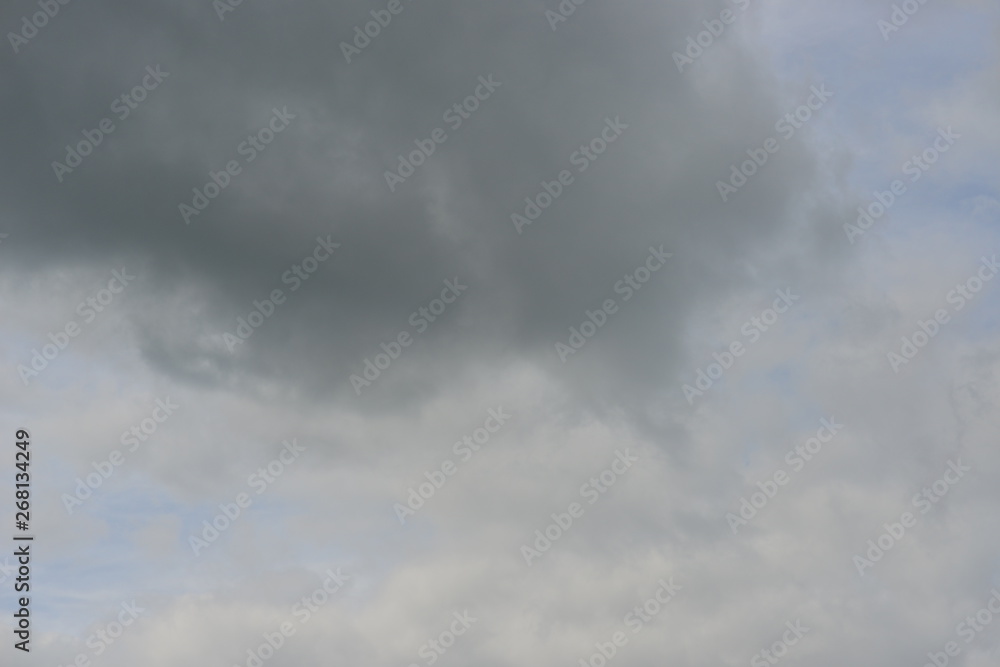 Obraz premium cloudy grey sky