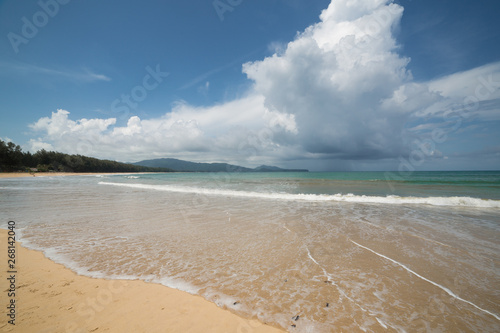 Fototapeta Naklejka Na Ścianę i Meble -  Beach scene on Thailand island Phuket