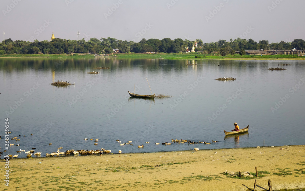 Landscape of Lake Taungthaman (Myanmar)