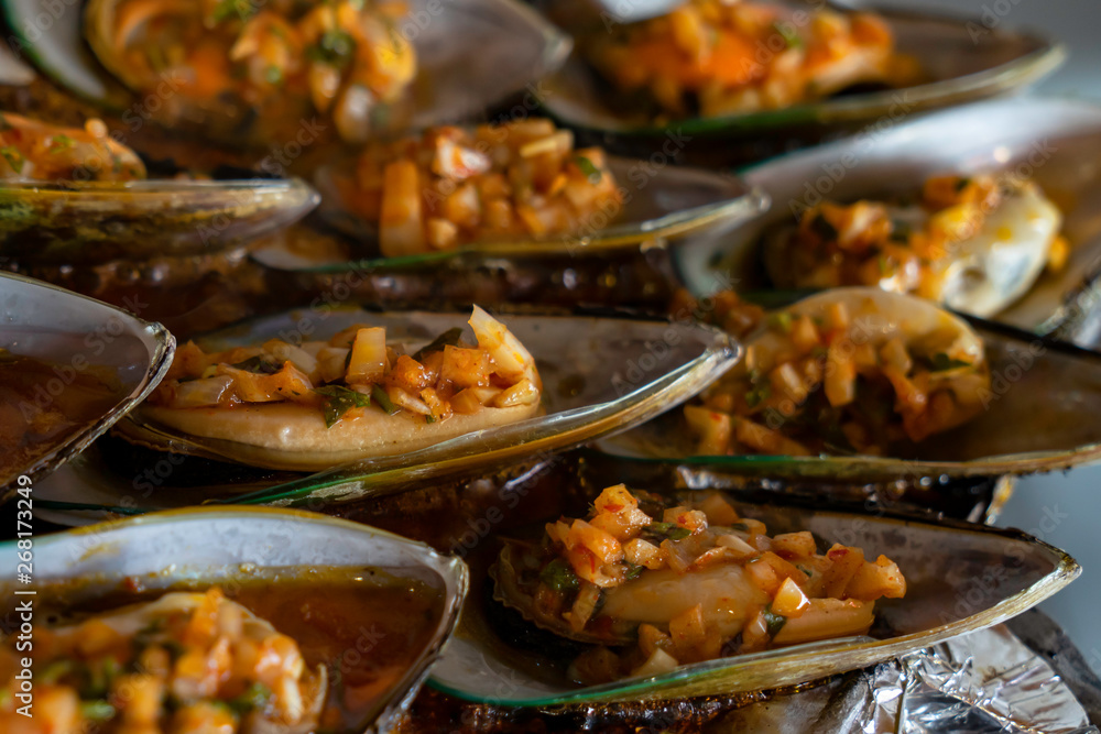 seafood grill mussel with butter and garlic sauce