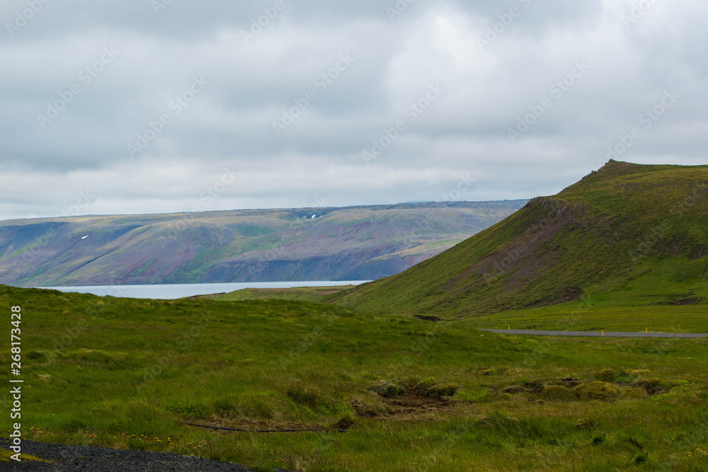 Fototapeta premium Iceland mountains and clouds 