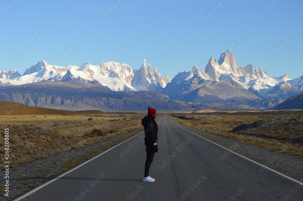 Fototapeta premium El Chalten - Fitz Roy - Patagonia Argentina - Laguna Capri