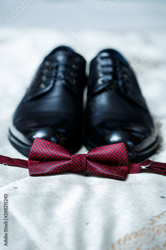 men's wedding accessories on the wedding day © Дмитрий Ткачук