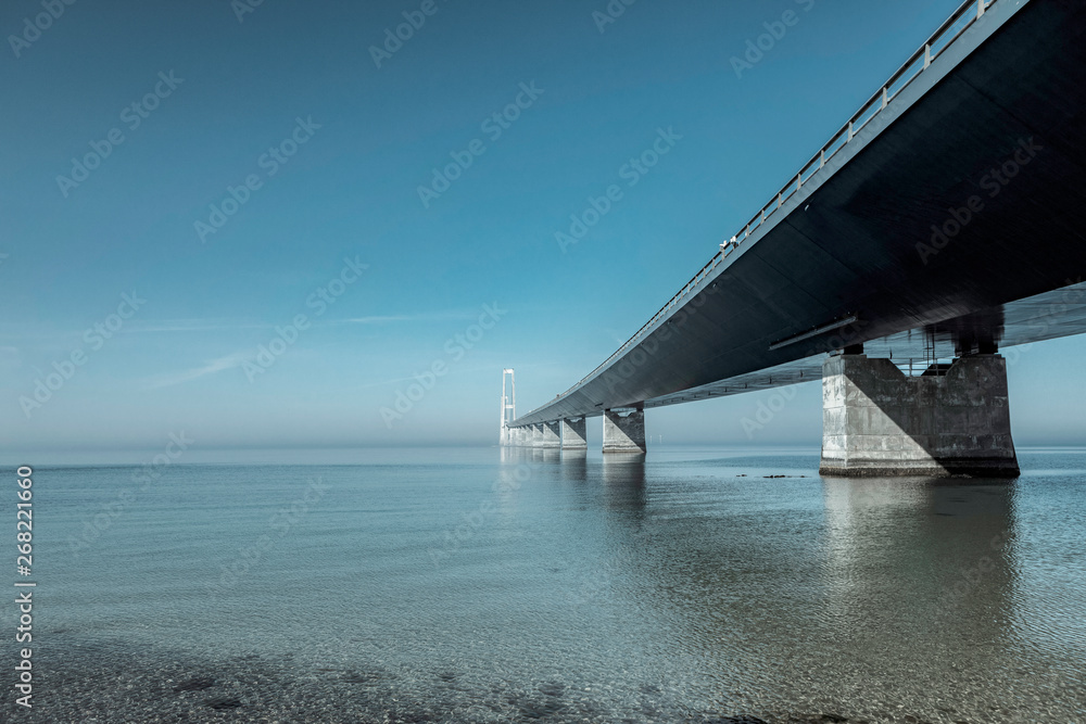 Elegant, 18km-long suspension bridge linking eastern & western Denmark Elegant, 18km-long suspension bridge linking eastern & western Denmark
