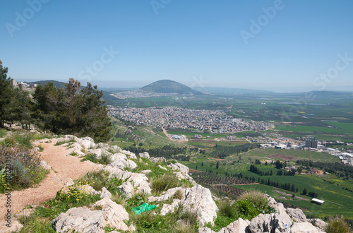 Canvastavla Mount Tabor and the Jezreel Valley from the mount precipice