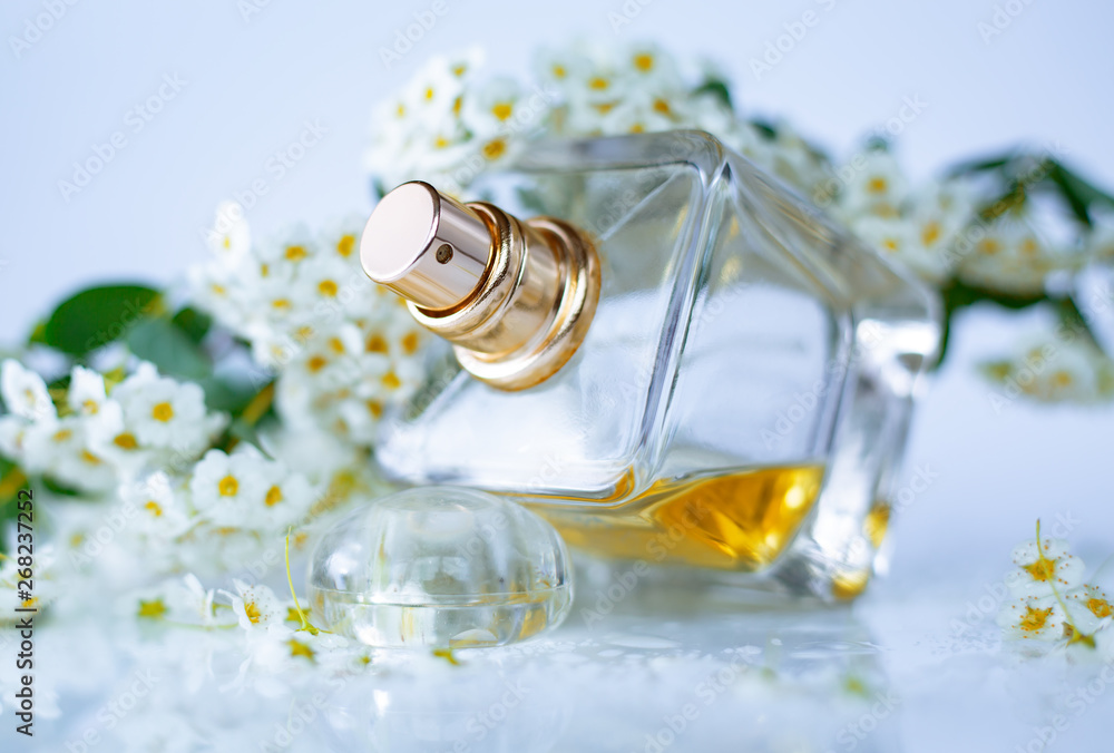 perfume with white flowers perfume with white flowers