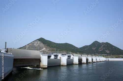 Saemangeum is a Embankment in Korea, which is 33.14 kilometers long. photo