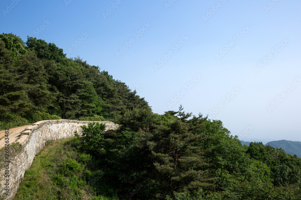 Sangdangsanseong Fortress is an acidity of the Joseon Dynasty.