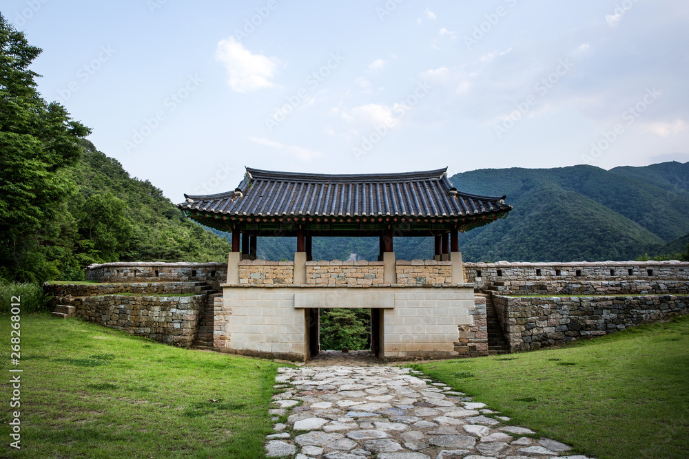 Obraz premium Gomosan fortress is a fortress wall of the Three Kingdoms Period in Korea.