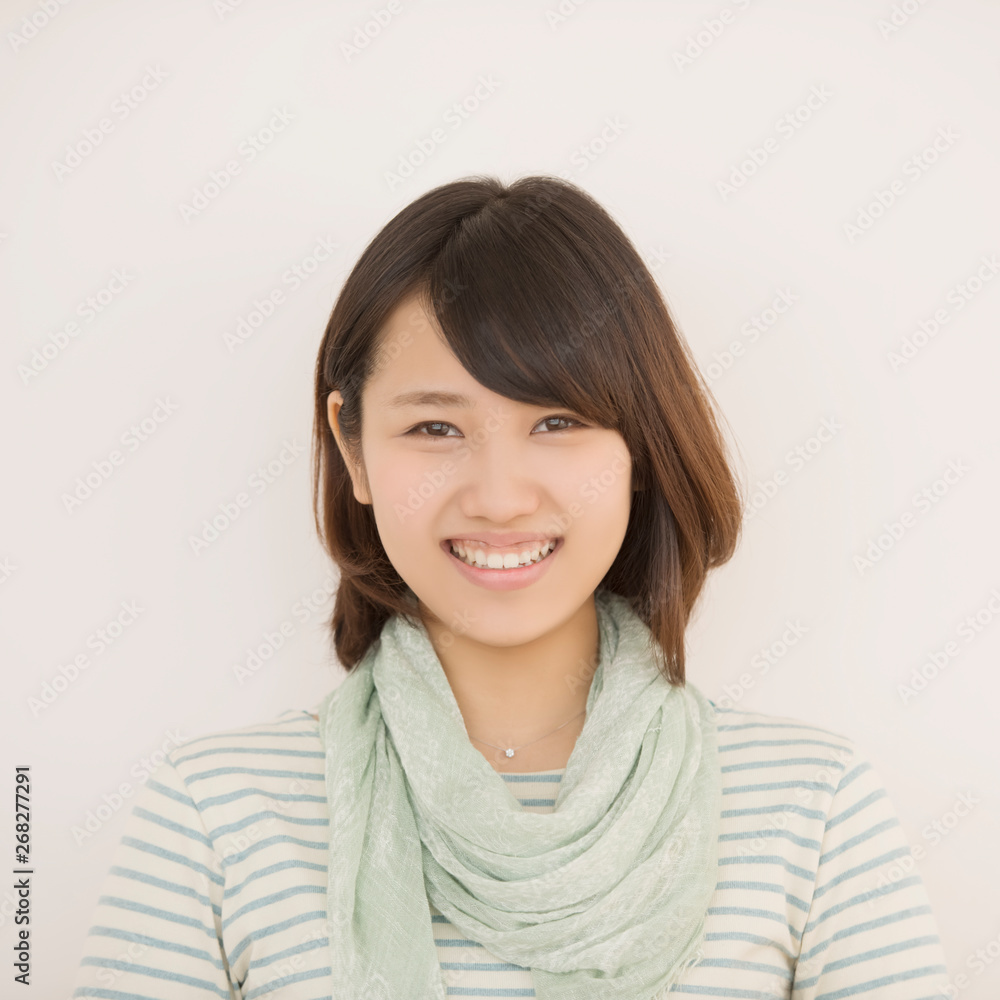 微笑む大学生 微笑む大学生