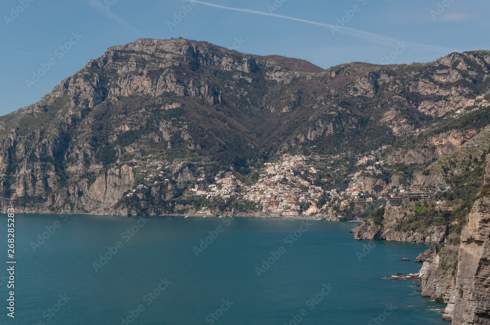 Costa Amalfitana , costa italiana en mar Tirreno en el golfo de Salerno,en Italia