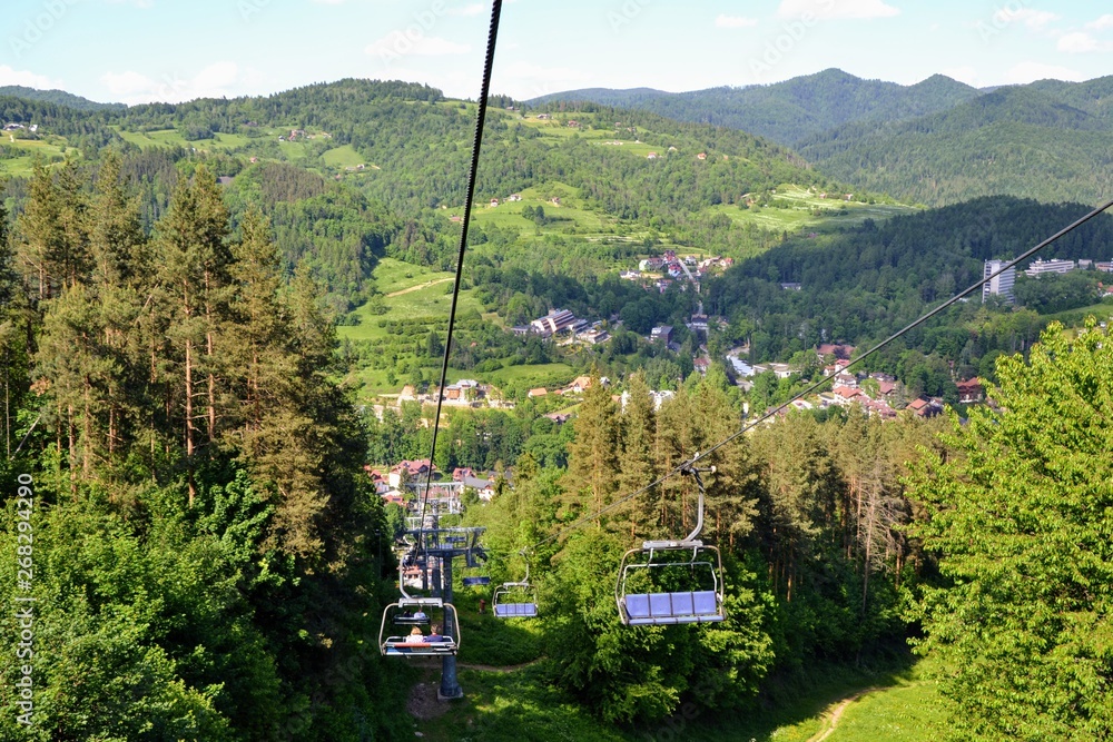 summer-in-szczawnica-pieniny-mountain-poland-ski-lift-from